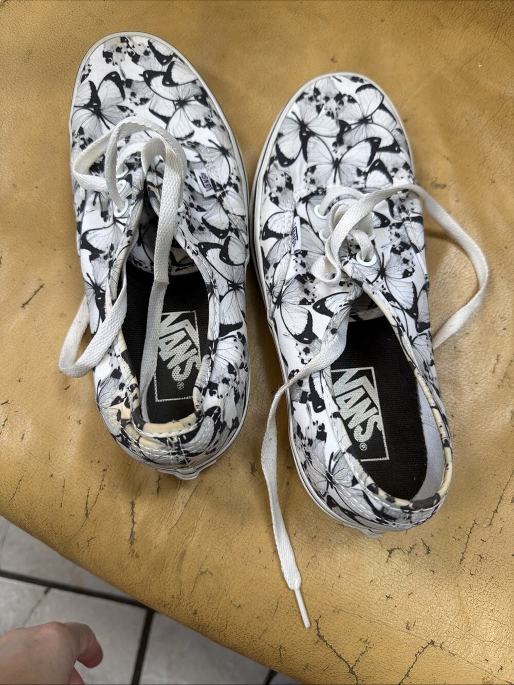 Vans Butterfly Size 7.5 Women’s 6.0 Men’s